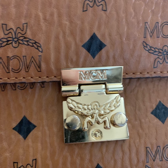 Authentic MCM crossbody bag - Picture 6 of 8
